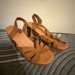 Women’s Tan Strappy Wedge Sandals